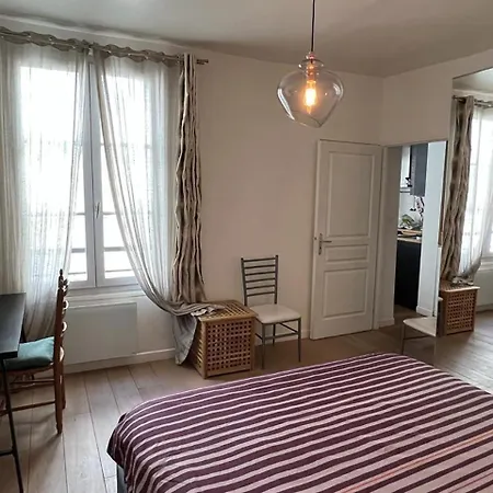 Dream In The Heart Of Le Marais Parigi