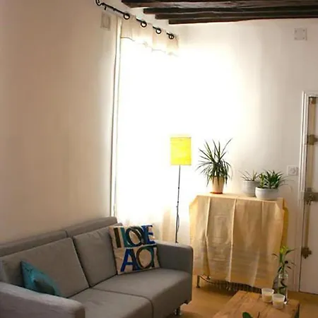 Dream In The Heart Of Le Marais Parigi